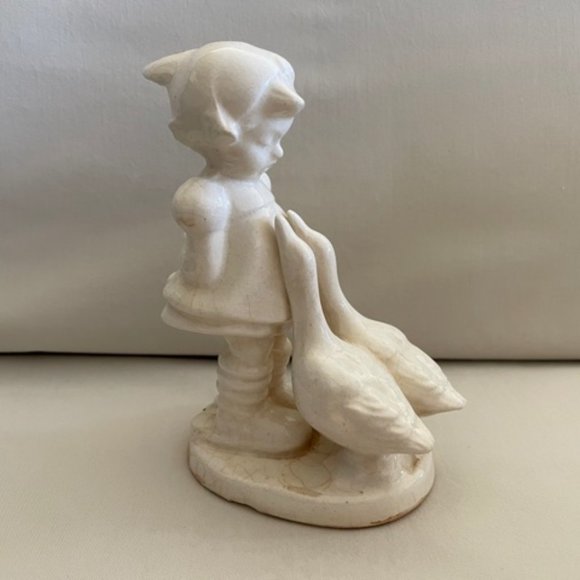 Vintage Girl with Geese Figurine - Picture 3 of 9